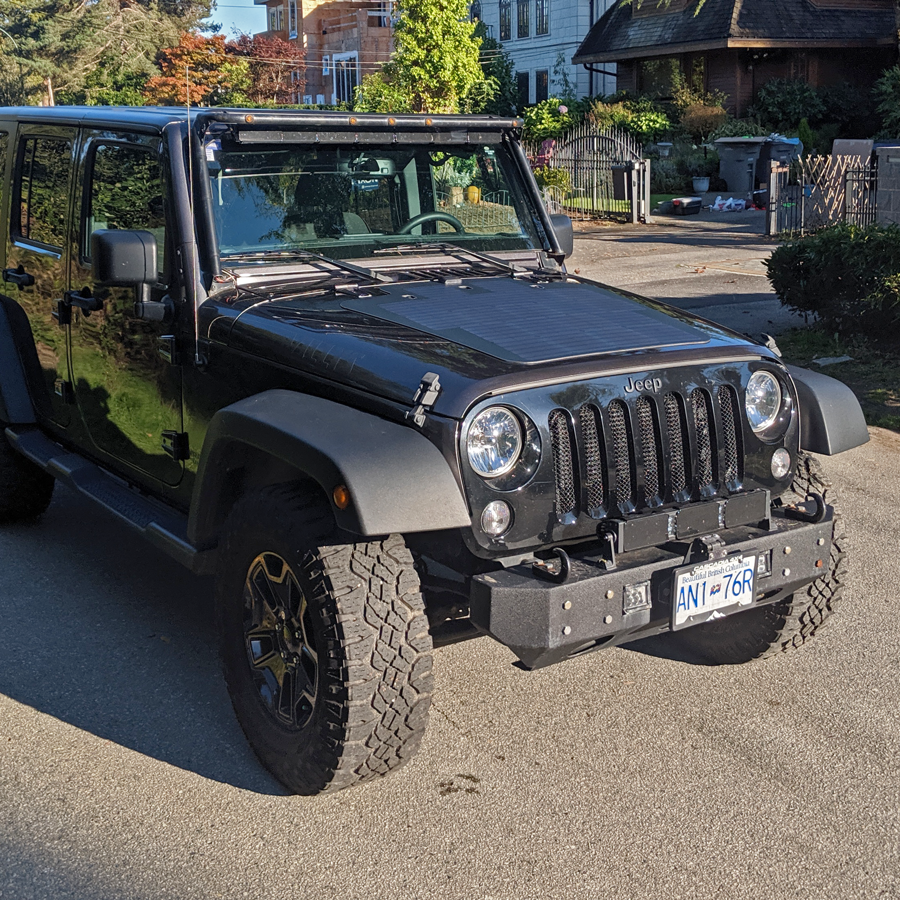 Jeep Wrangler JK VSS System™ - 100 Watt Hood Solar Panel System – PowerTrays