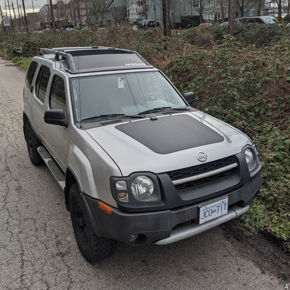 cascadia 4x4 vss system mounted on nissan xterra hood solar panel